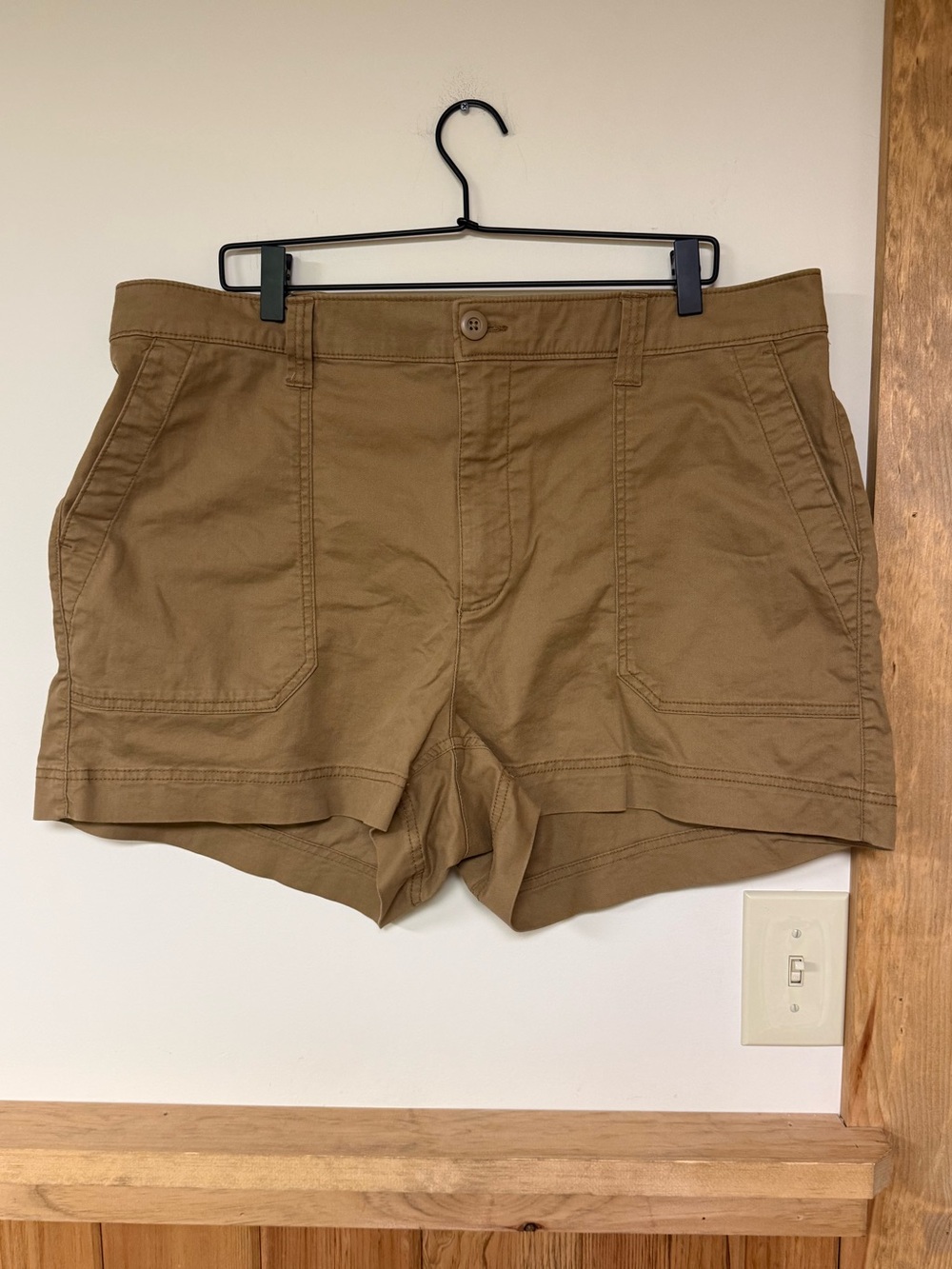 Old Navy Women's Tan Cotton Shorts